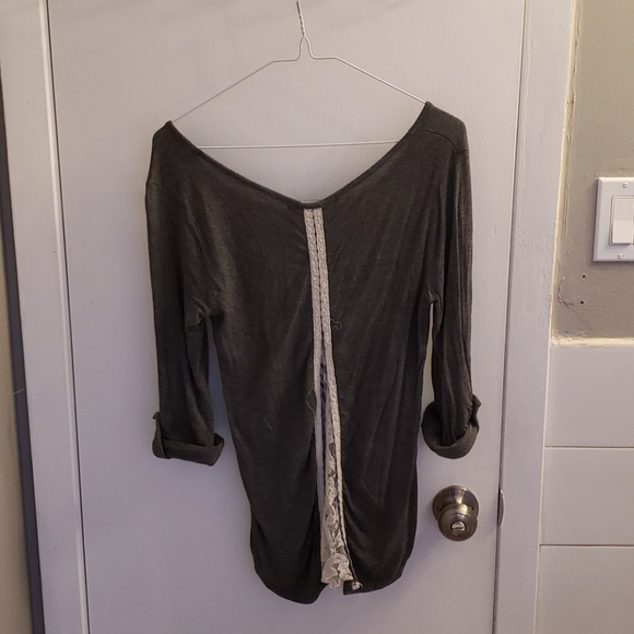 Grey 3/4 sleeve to full length lace shirt - Picture 2 of 4